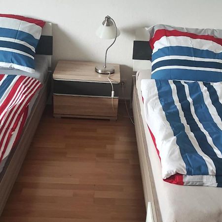 Ferienwohnung Zum Flughafen Düsseldorf Exterior foto